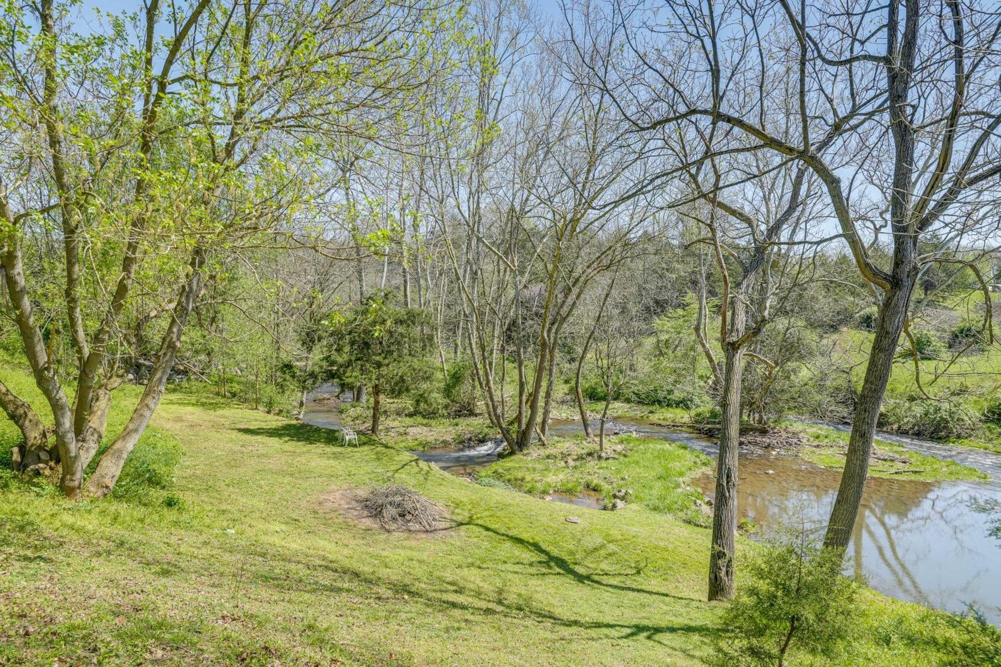 Waterfront Virginia Retreat With Canoe, Pets Welcome Rileyville المظهر الخارجي الصورة